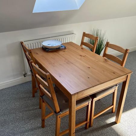 Swanage Holiday Penthouse Apartment, Moments From Beach And Town, On Site Parking, Fast Wifi, Sleeps Up To 6, Rated Exceptional Exteriör bild