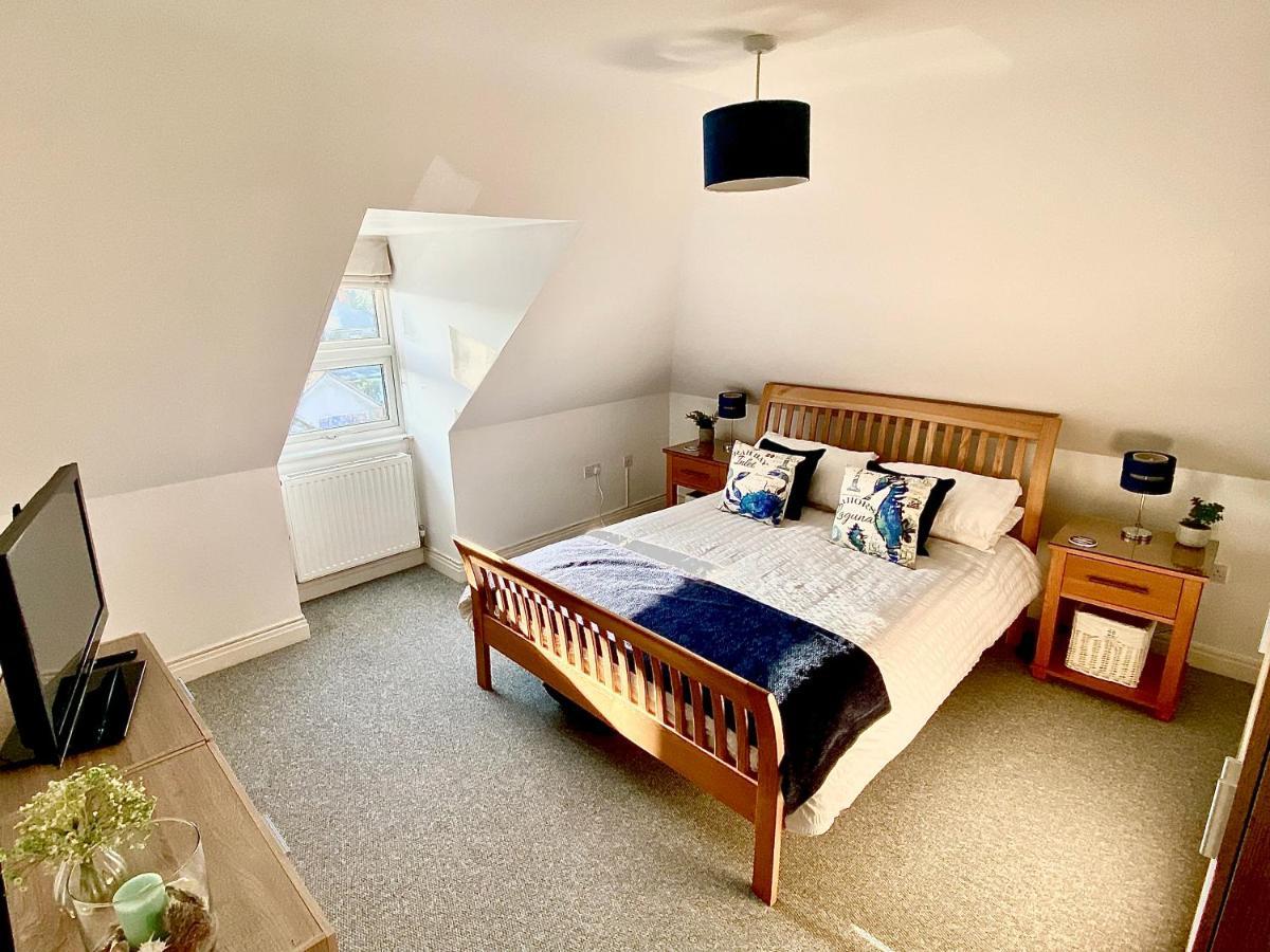 Swanage Holiday Penthouse Apartment, Moments From Beach And Town, On Site Parking, Fast Wifi, Sleeps Up To 6, Rated Exceptional Exteriör bild