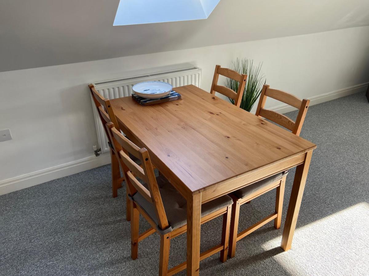 Swanage Holiday Penthouse Apartment, Moments From Beach And Town, On Site Parking, Fast Wifi, Sleeps Up To 6, Rated Exceptional Exteriör bild